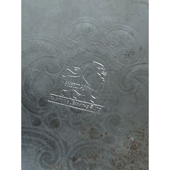 Vintage E.P.S. Silverplate Taunton Silversmiths Gadroon 10" Round Serving Tray​​ - Picture 5 of 6